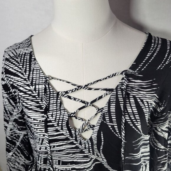 J Valdi Women Black & White Floral Tropical Abstract Rayon Tunic Shirt Size L - Picture 2 of 10